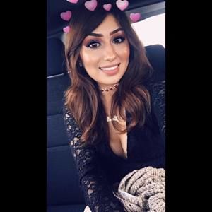 Meet your Posher, Adelinaa